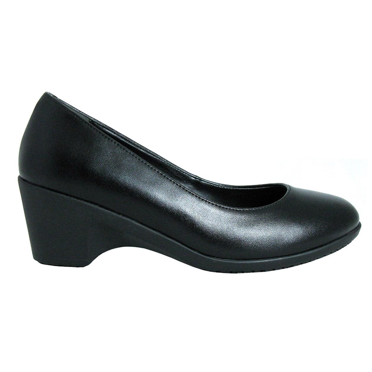 Genuine Grip Women's Low Heel Pump - profile